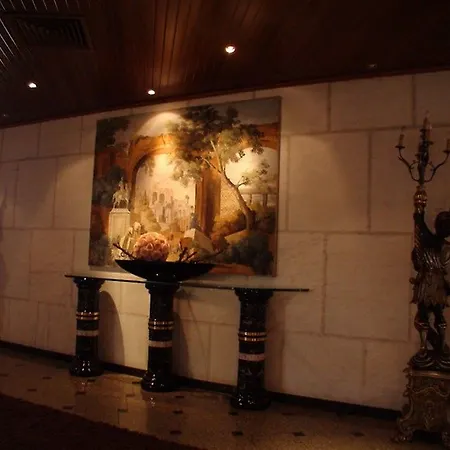 Cristal Caldas Otel 3*